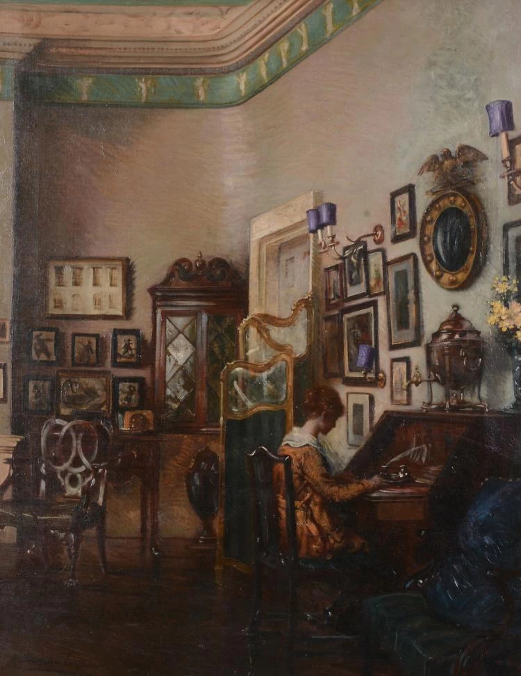 Signora alla scrivania di un salone